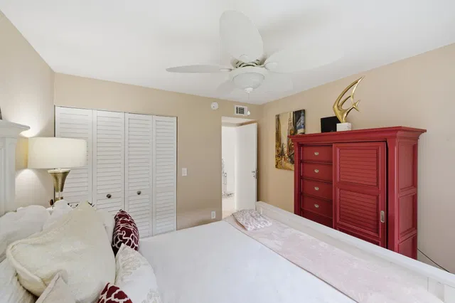 Residence photo 16