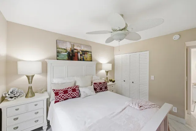 Residence photo 17