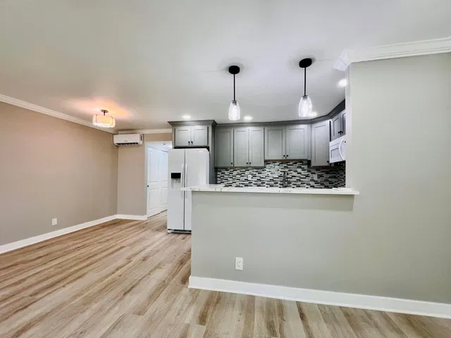 Residence photo 3