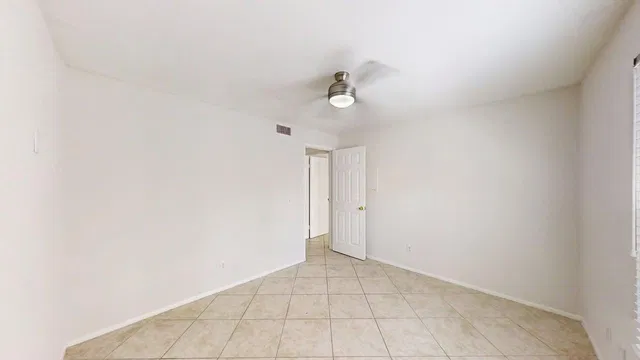 Unit 10-307 photo 12