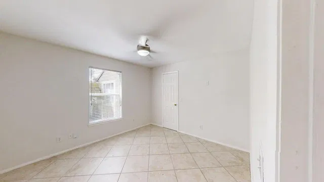 Unit 10-307 photo 13