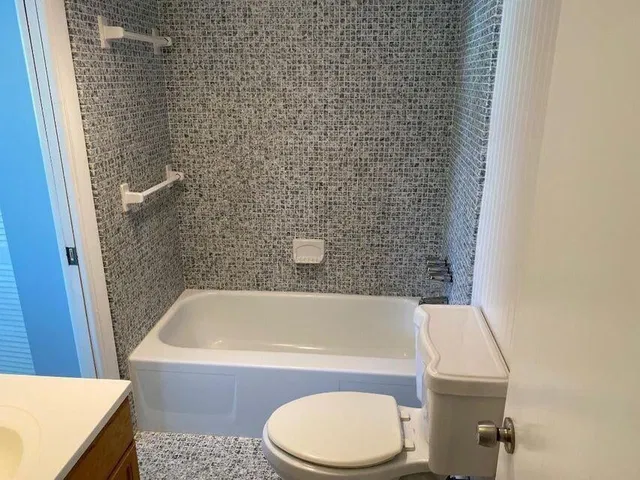 Unit 112 photo 6