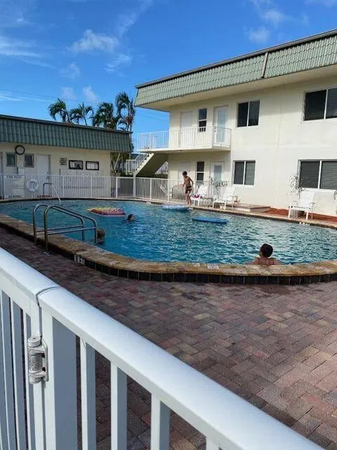 Unit 112 photo 9