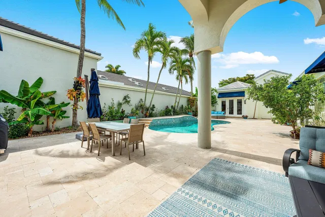 Woodfield Country Club Residence photo 9