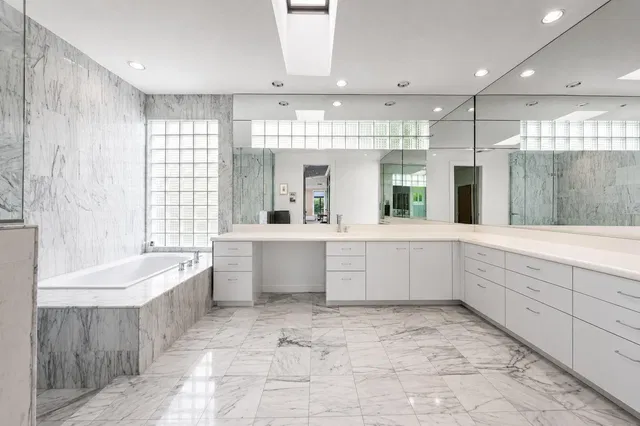 Woodfield Country Club Residence photo 28