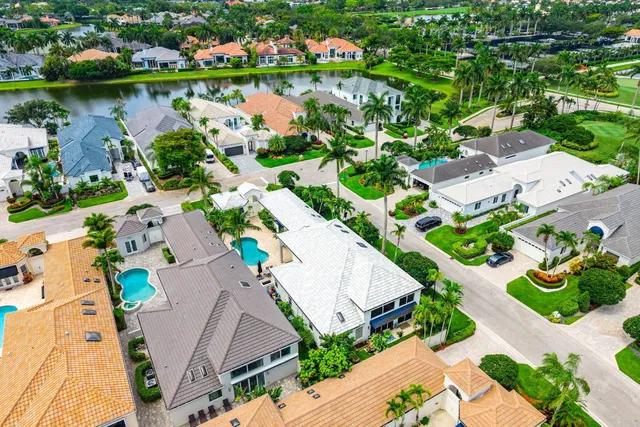 Woodfield Country Club Residence photo 47