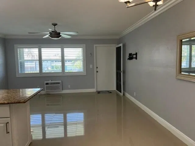 Unit 211 photo 5