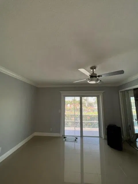 Unit 211 photo 9