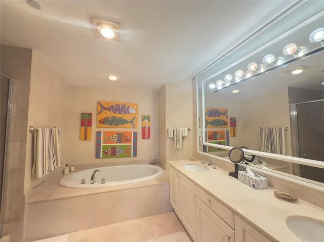 Unit 404 photo 11