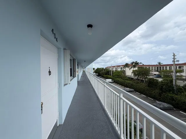 Unit 404 photo 15