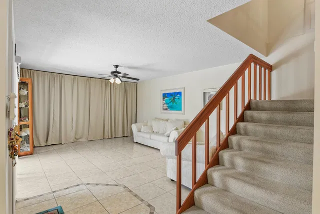 Residence photo 4