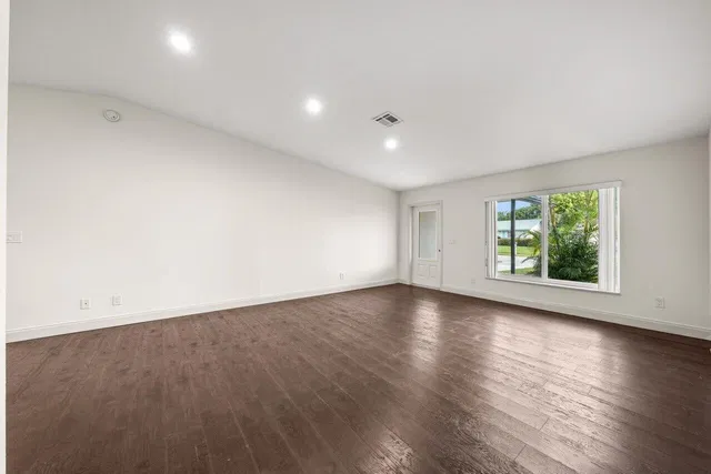 Residence photo 9