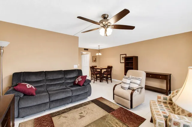  Residence photo 5