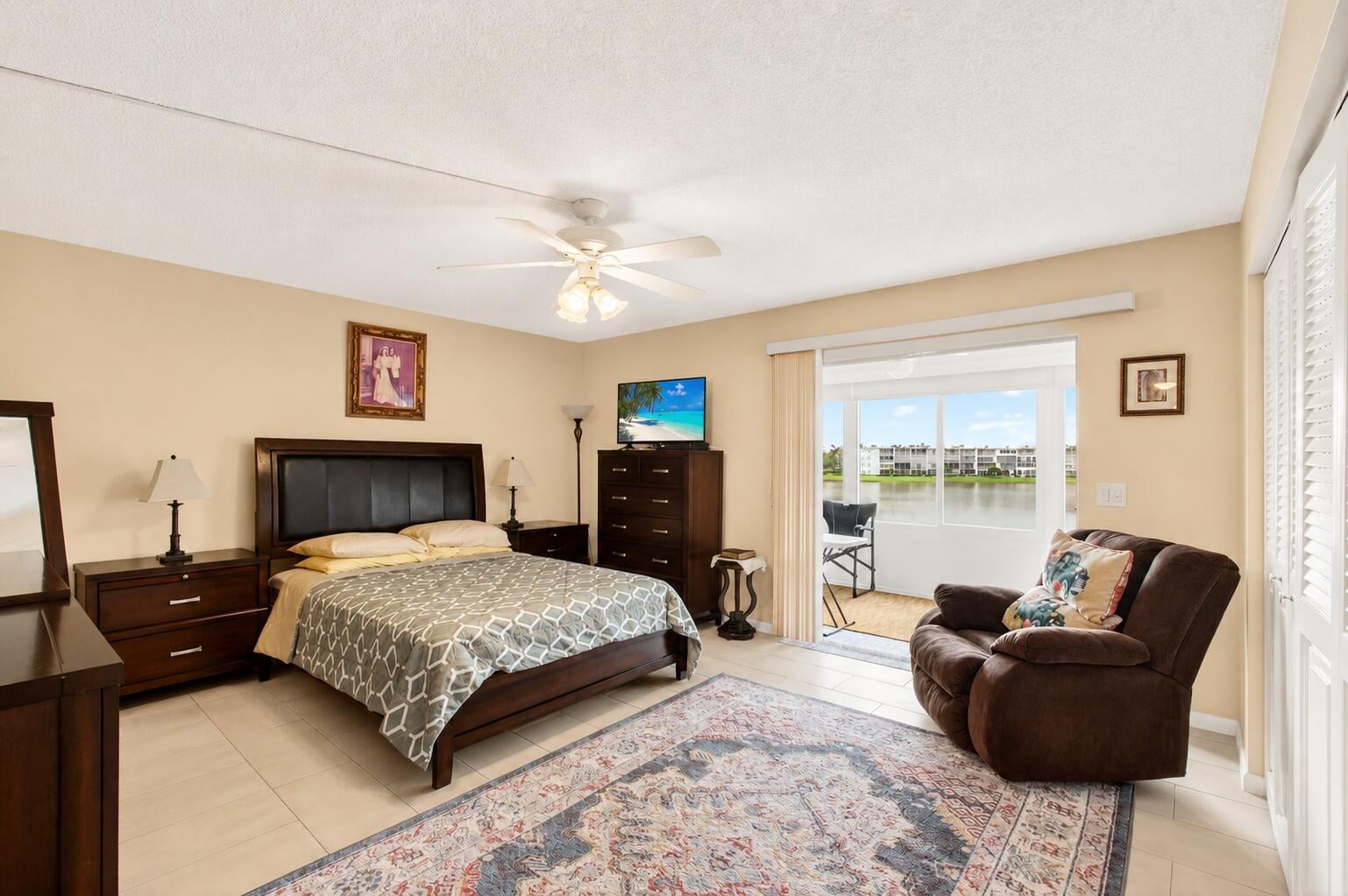  Residence photo 12