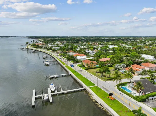 West Palm Beach Residence photo 32