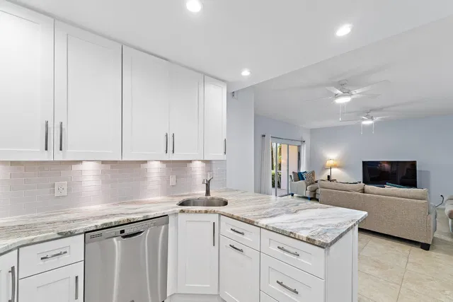 Residence photo 15