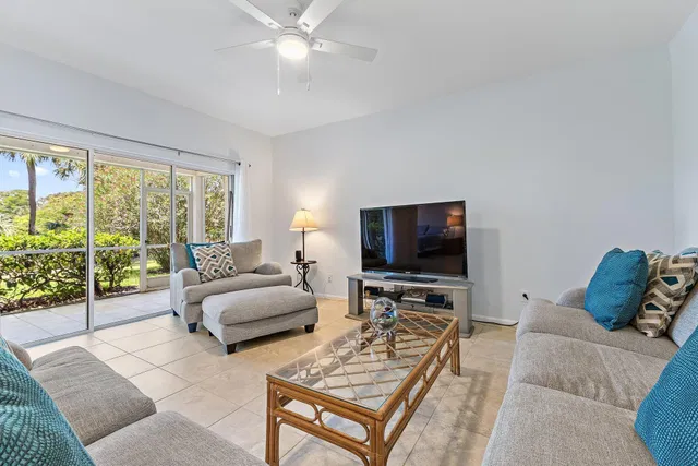 Residence photo 18