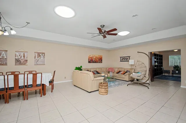 Residence photo 6