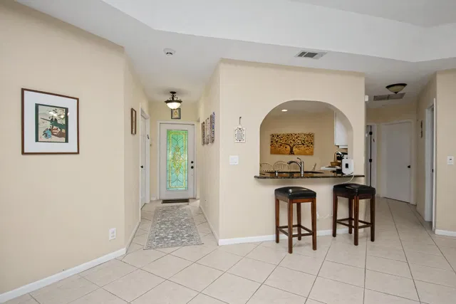 Residence photo 12