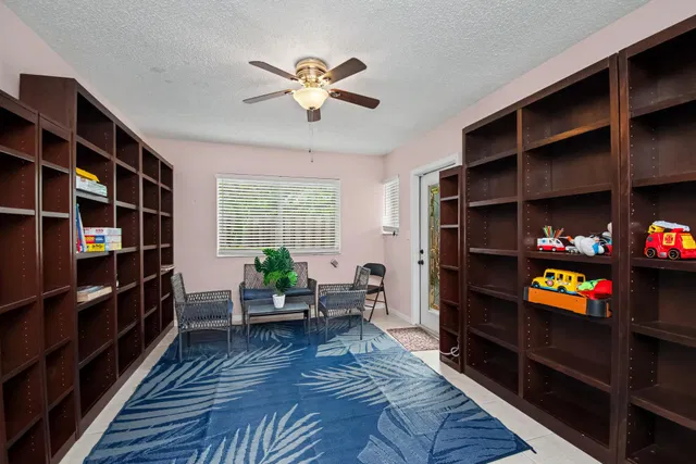 Residence photo 22