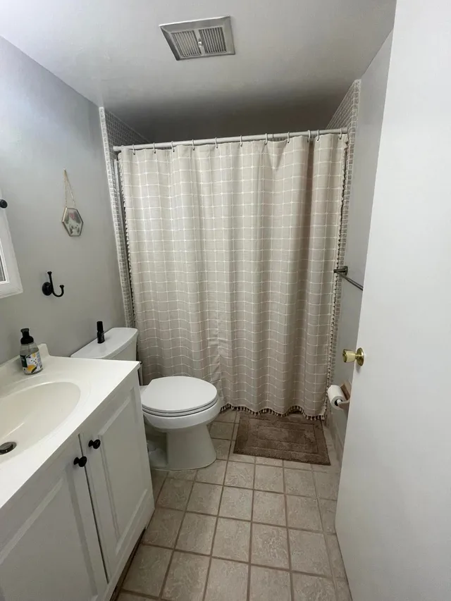Unit 103 photo 17