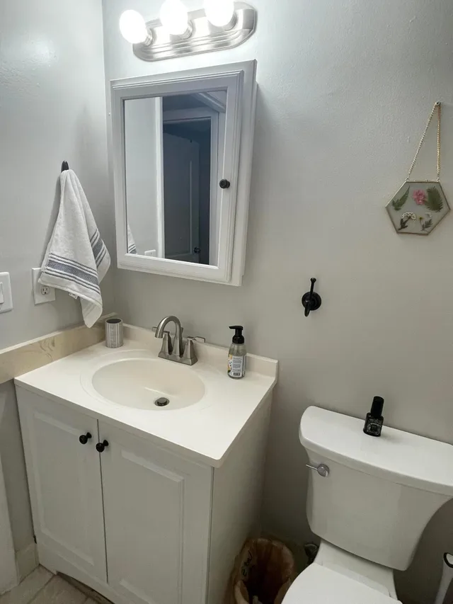 Unit 103 photo 18