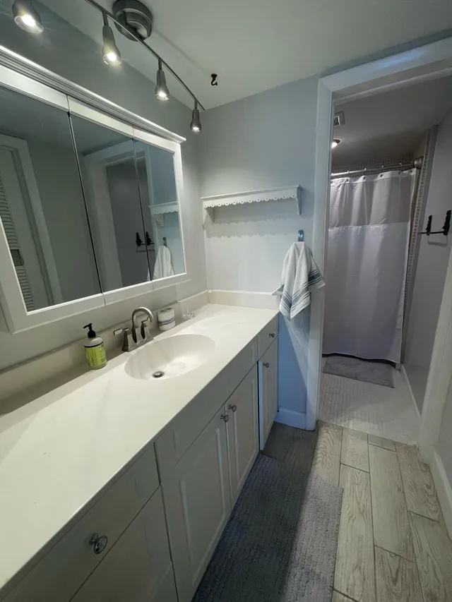Unit 103 photo 23