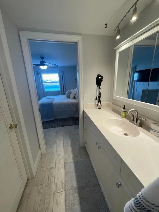 Unit 103 photo 24