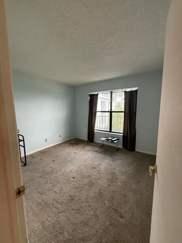 Unit 407 photo 5