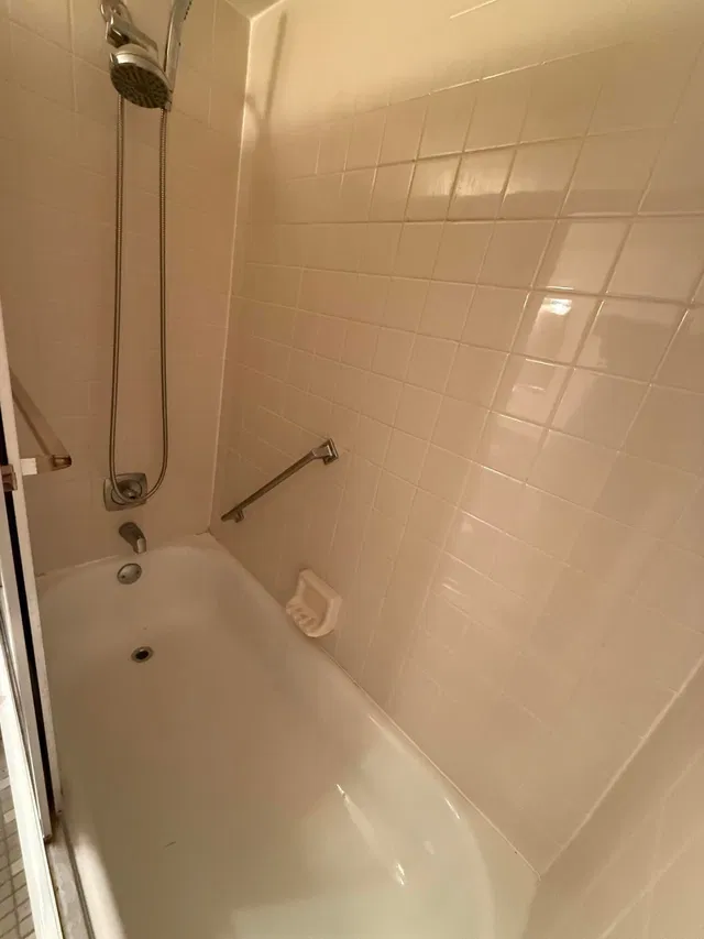 Unit 407 photo 6