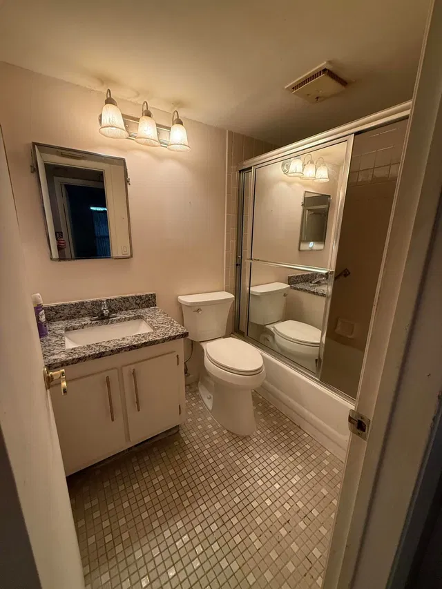 Unit 407 photo 8