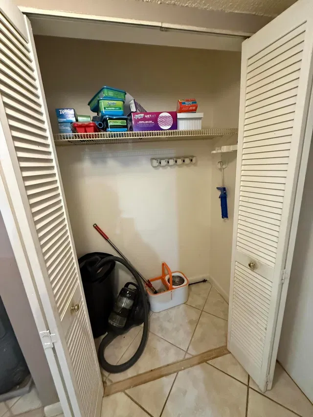 Unit 407 photo 12