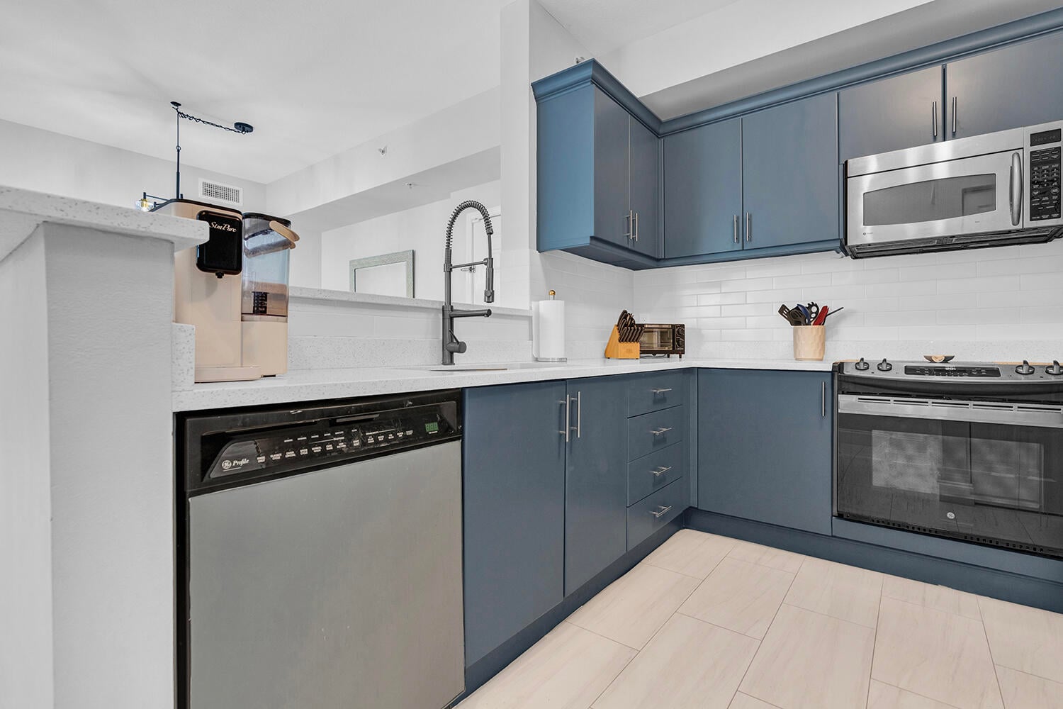 Unit 217 photo 8