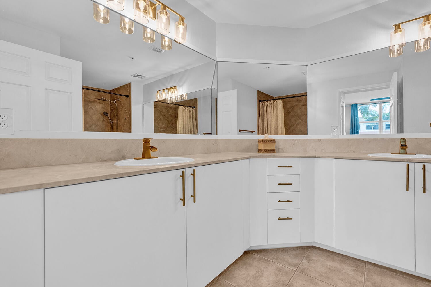 Unit 217 photo 13