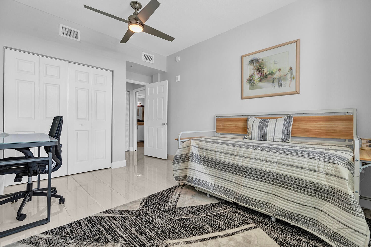 Unit 217 photo 17