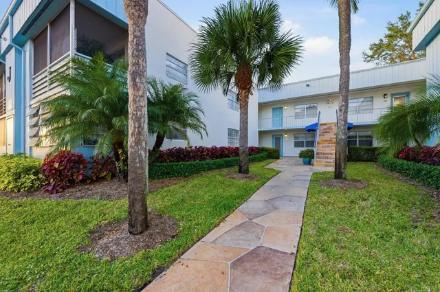 Residence photo 2