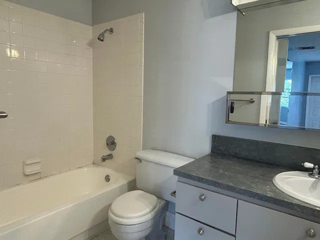  Unit B photo 24
