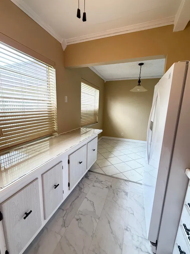 Residence photo 2