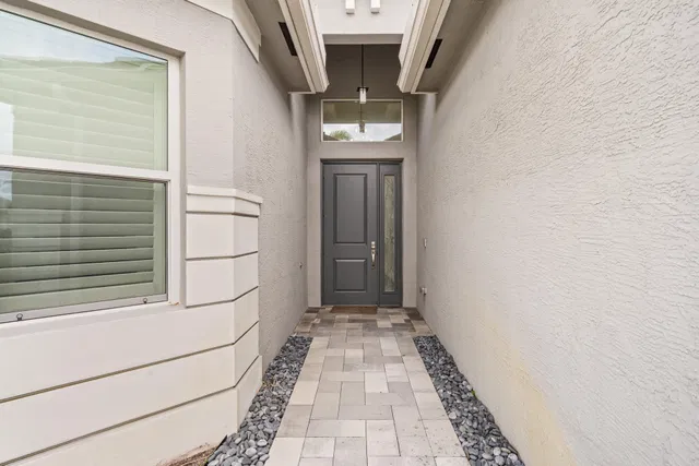  Residence photo 5