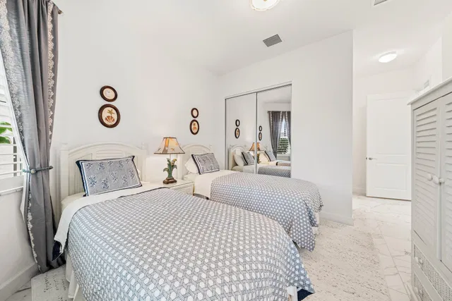  Residence photo 30