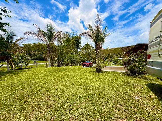 Residence photo 3