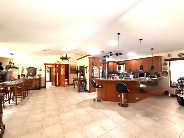 Residence photo 17