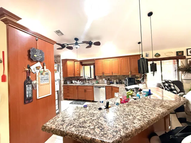 Residence photo 25