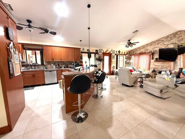 Residence photo 26