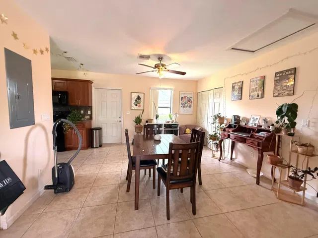 Residence photo 30