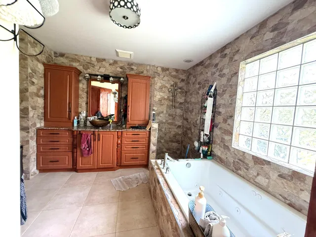 Residence photo 51