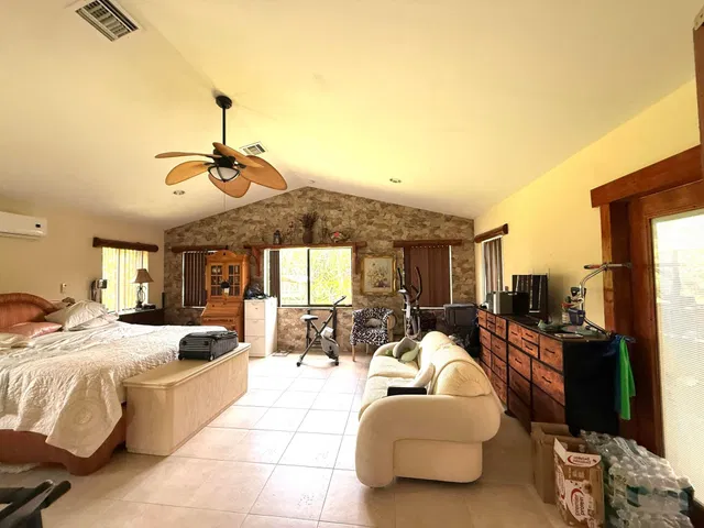 Residence photo 54