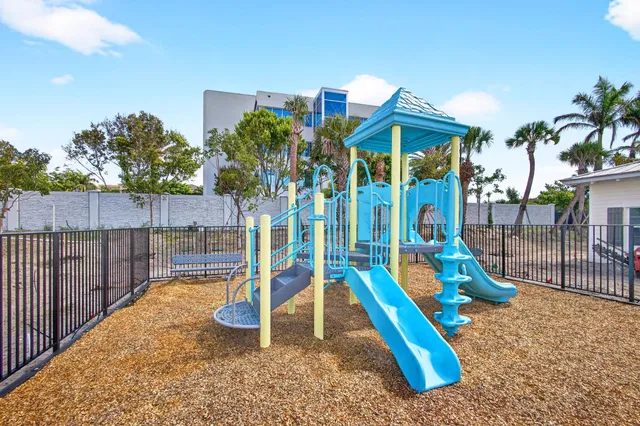 Unit 34 photo 15