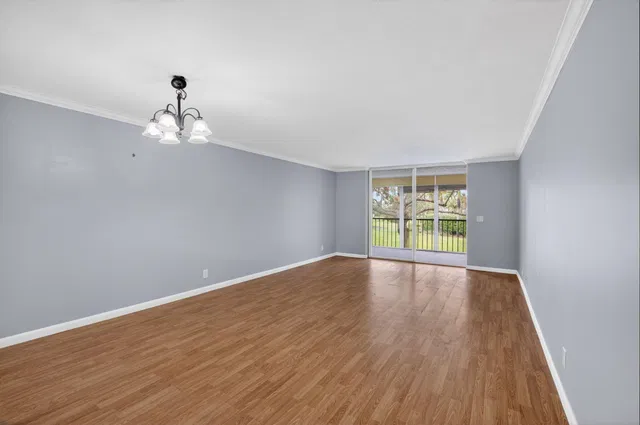Unit 2080 photo 3