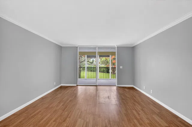 Unit 2080 photo 4